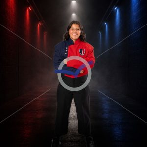Mia Gonzalez - Tunnel - Pose 3