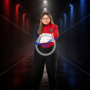 Miranda Salinas - Tunnel - Pose 3