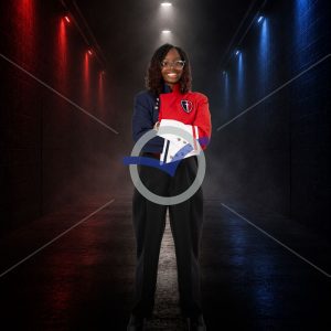 Whitney Miodede - Tunnel - Pose 3